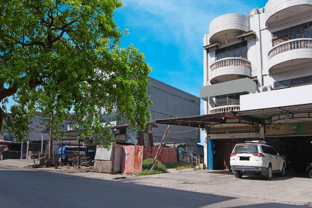 Oyo 91510 Homestay Utama Syariah Pekanbaru Exterior photo