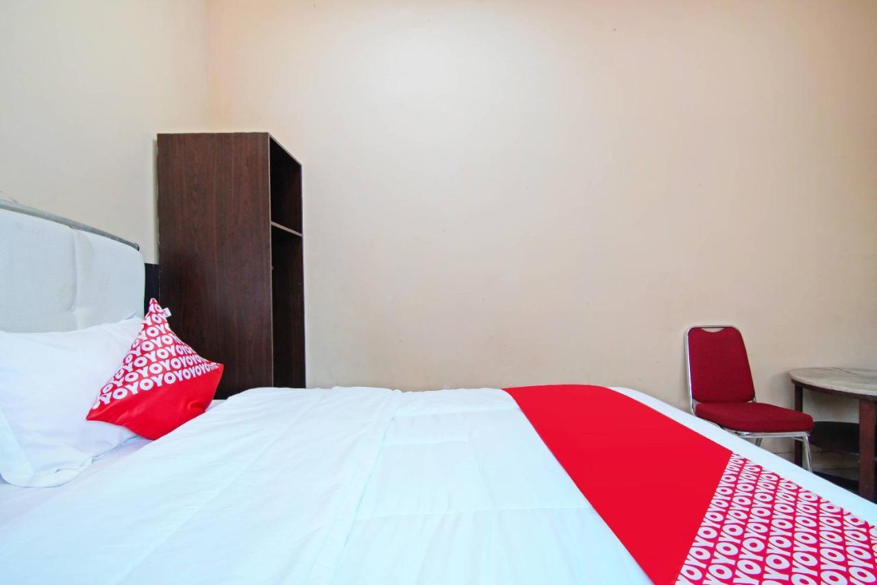 Oyo 91510 Homestay Utama Syariah Pekanbaru Exterior photo